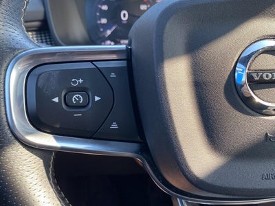 2021 Volvo XC40 R-Design