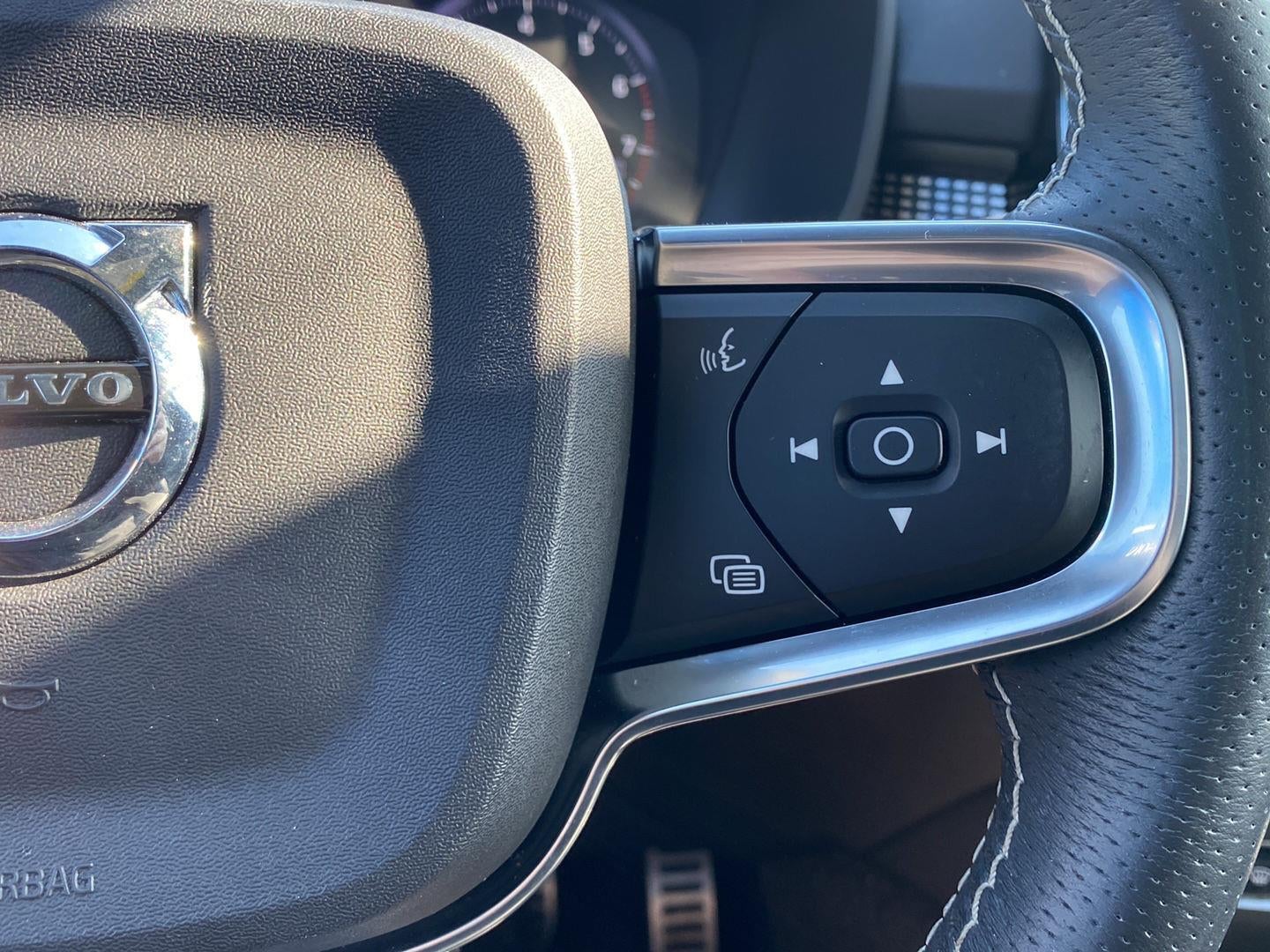 2021 Volvo XC40 R-Design