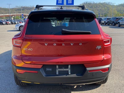 2021 Volvo XC40 R-Design