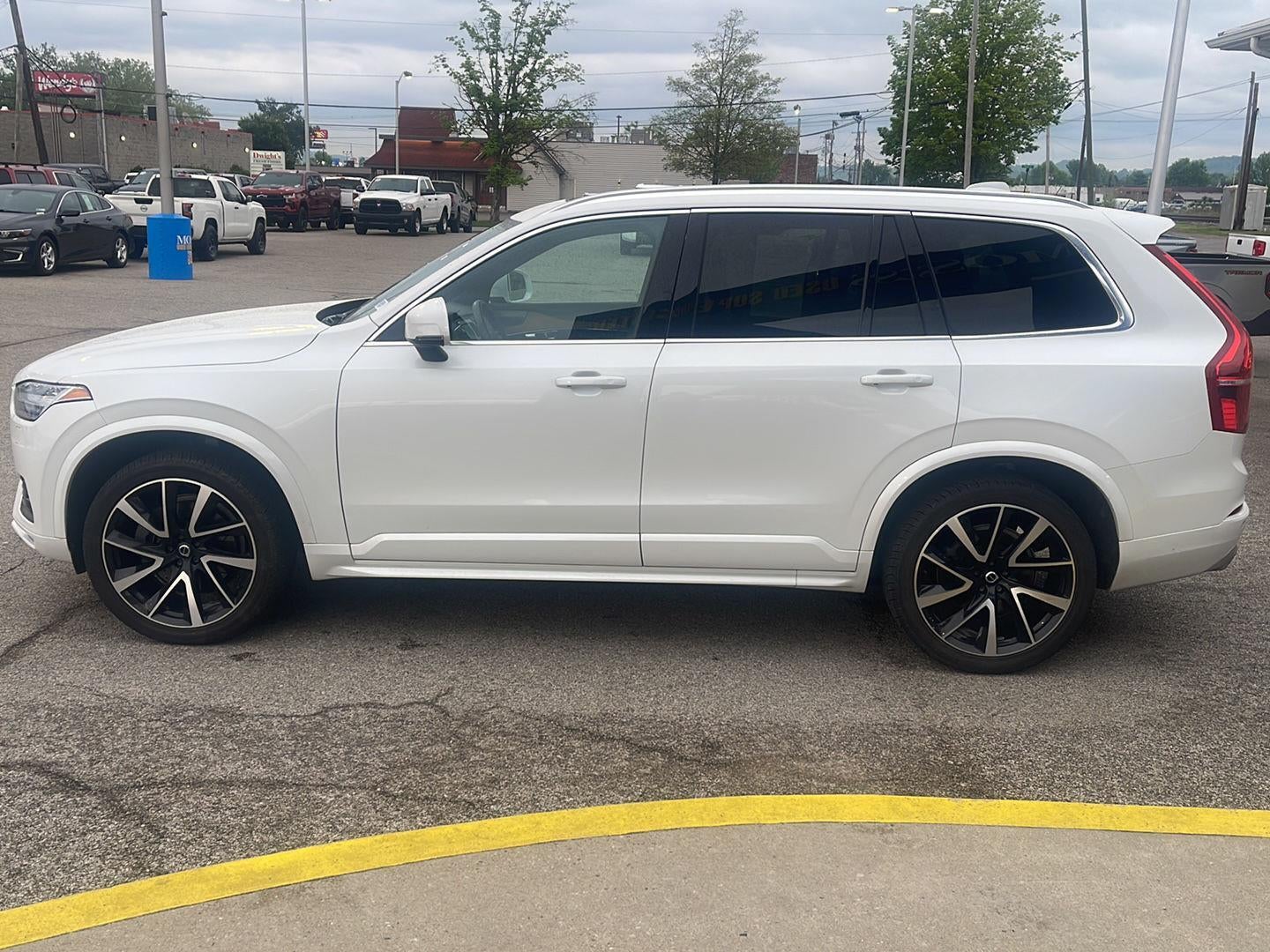 2021 Volvo XC90 Momentum