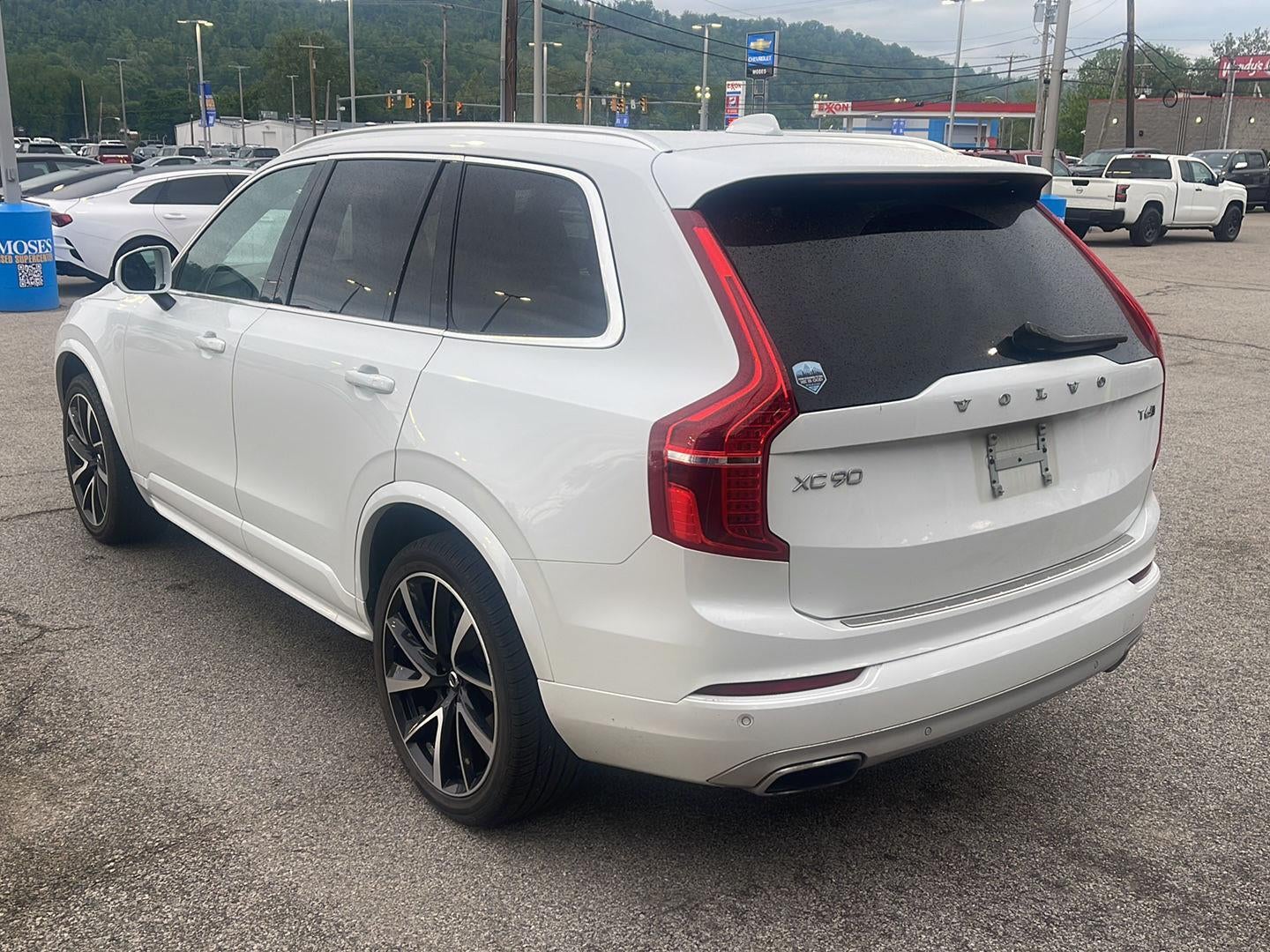 2021 Volvo XC90 Momentum